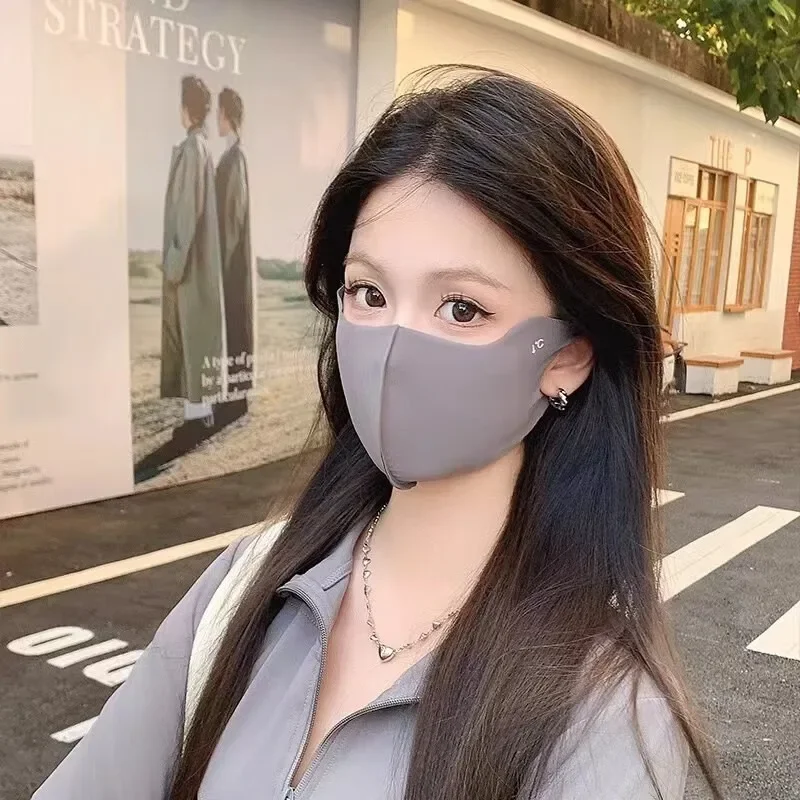 夏の日焼け対策フェイスマスク 3D通気性 洗えるアイスシルク - Cloth Face Mask Washable のレビューと価格